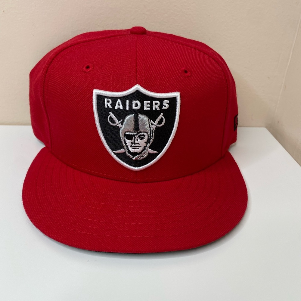 Red SnapBack Raiders hat